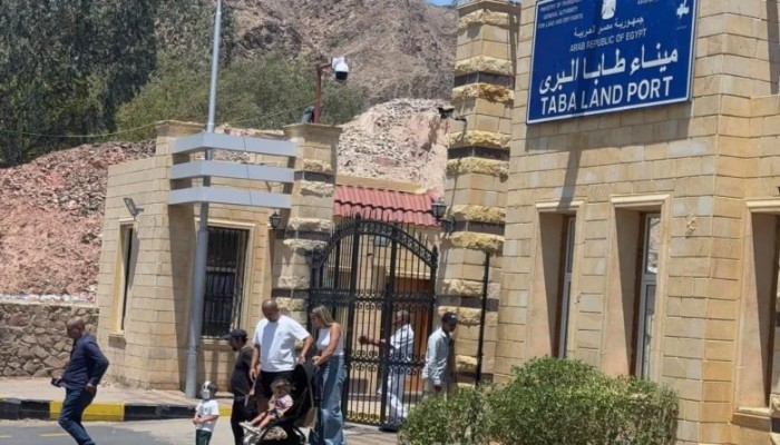 سيناء في ذكرى التحرير.. المصريون تحت قيود التفتيش والمنع من الدخول بينما الإسرائيليون يعبرون بتسهيلات سياحية