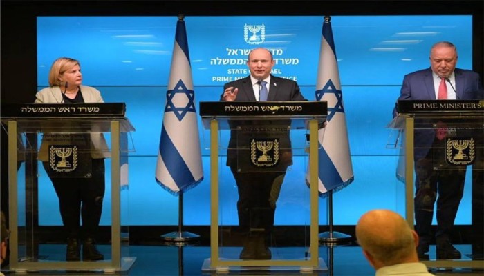 المعارضة في إسرائيل تُشكل تحالفًا لإسقاط نتنياهو في الانتخابات المقبلة
