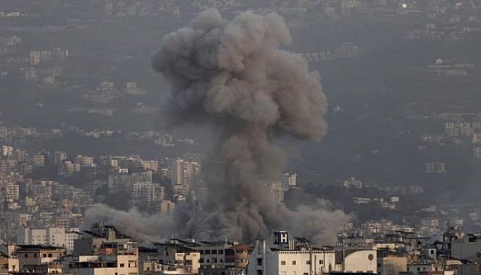 غارات للاحتلال تستهدف أكثر من 20 موقعًا لحزب الله في لبنان