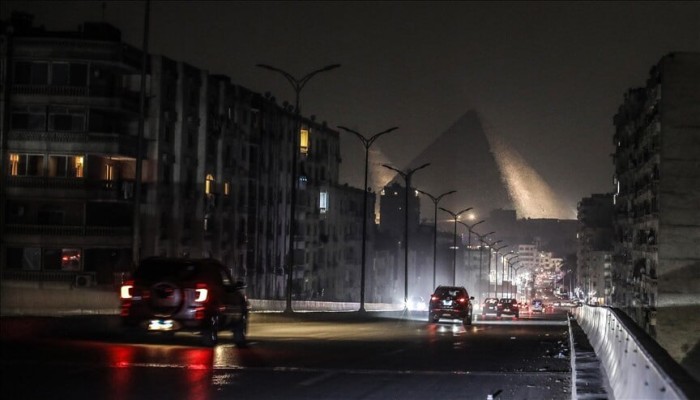 إلغاء الغلق المبكر يفضح حكومة القرارات المرتجلة وفشل أوامر السيسي في دعم الاقتصاد