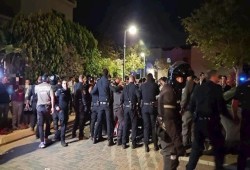 بالفيديو: اعتقال 25 من الحريديم بعد اقتحام منزل قائد الشرطة العسكرية في إسرائيل