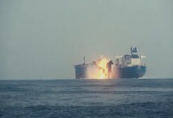 إيران تتوعد بحرق السفن الأميركية العملاقة حال أي عدوان جديد