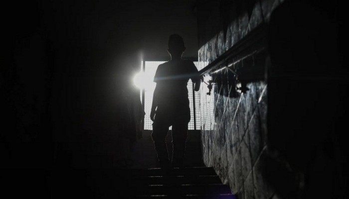 ميدل إيست آي || في غزة.. انقطاع الكهرباء يدمّر سبل العيش ويشلّ الرعاية الصحية