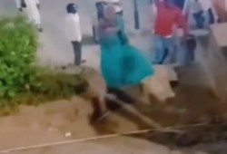 شاهد|| عجز أمني مفضوح أمام اشتباكات أفارقة وسودانيين على كورنيش أسوان