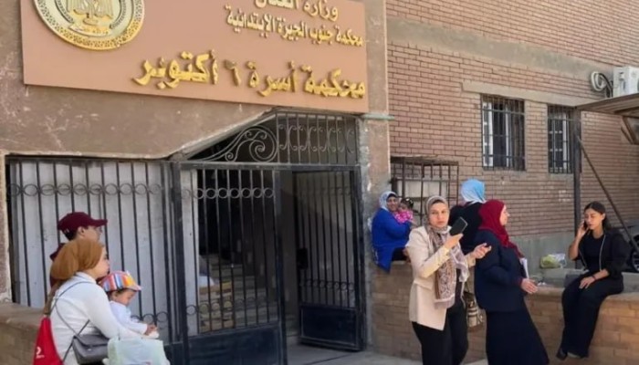 الطلاق في مصر يتحول من أزمة أسرية إلى ملف إدانة لحكومة تركت النساء والأطفال أمام المحاكم