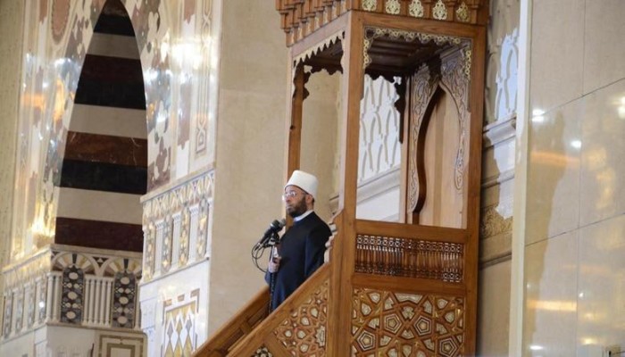 الخطبة الموحدة في مصر من تنظيم المنابر إلى عسكرة الرسالة الدينية