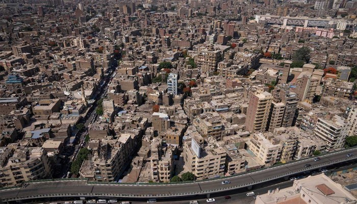 فساد مشروعات القاهرة يكشف كيف تحول الأمر المباشر إلى باب لإهدار المال العام