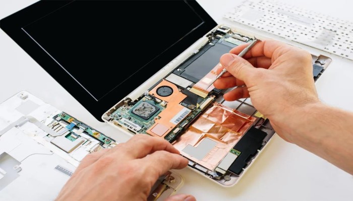 تأجيل تصنيع اللابتوب والتابلت والأجهزة اللوحية إلى 2027 يكشف فشل بيئة الاستثمار في مصر بسبب نقص الدولار