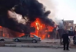 فيديو || حريق موقع تصوير مسلسل "بيت بابا 2" يكشف هشاشة تأمين مواقع التصوير داخل مدينة الإنتاج الإعلامي