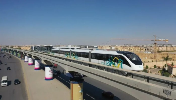 مونوريل شرق النيل يبدأ بـ16 محطة وسؤال الجدوى يلاحق فاتورة النقل الجديدة