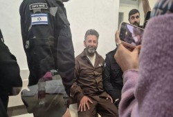 الاحتلال يمدد اعتقال ناشطين في أسطول الصمود العالمي بعد تعذيب مروع