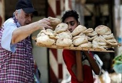 الدعم النقدي وتقلبات الأسعار العالمية.. من يحمي ملايين الفقراء في مصر؟ 