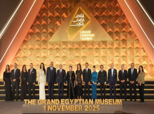822 ملياردير في مصر فوق اقتصاد منهك.. طبقة تملك الذهب والقصور وأخرى تصارع الحياة برواتب عاجزة أمام فواتير الغلاء