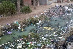 تونا الجبل تغرق في الصرف الصحي.. غضب الأهالي يكشف فشل إدارة القرى في المنيا