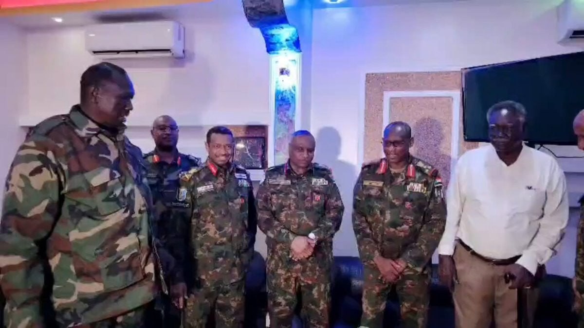 فيديو || الجيش السوداني يعلن استعادة مواقع استراتيجية والمعارك تدفع آلاف المدنيين نحو كارثة إنسانية