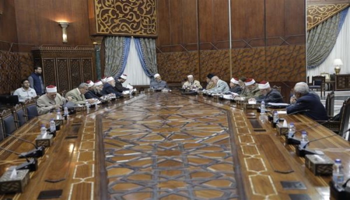 صمت شيخ الأزهر "المريب" يثير تساؤلات حول قانون الأحوال الشخصية المثير للجدل