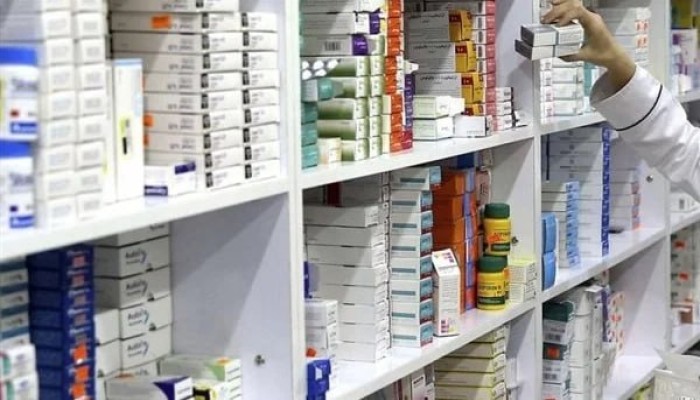صدام جديد بين الصيدليات والحكومة بعد طلب رفع هامش الأرباح 25%.. زيادات الكهرباء والأجور تدفع القطاع نحو أزمة مفتوحة
