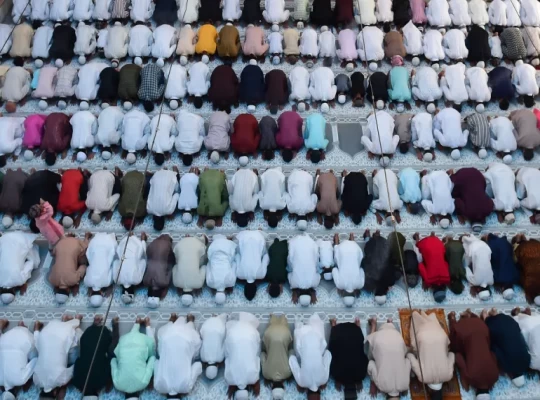 بعد جدل رمضان.. هل يوحّد هلال الأضحى العالم العربي هذا العام؟