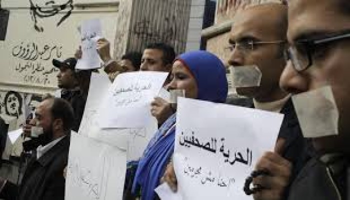 خطة حكومية لإعادة هيكلته.. خريطة إصلاح الإعلام في مصر بين قبضة الديكتاتورية ومطالب حرية الصحفيين