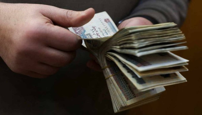 قروض التقسيط تحاصر المصريين.. نحو 2 مليون حالة تعثر وغرق في الديون