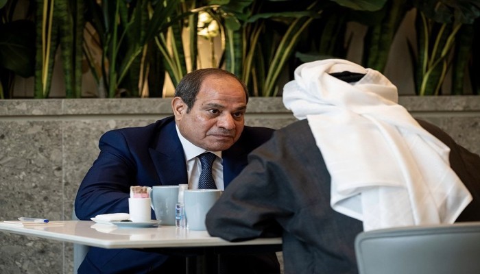 استقبال فاتر للسيسي بالإمارات.. إيكونوميست || أم الدنيا في مواجهة الدخيل.. لهذا يشعر المصريون بالمرارة 