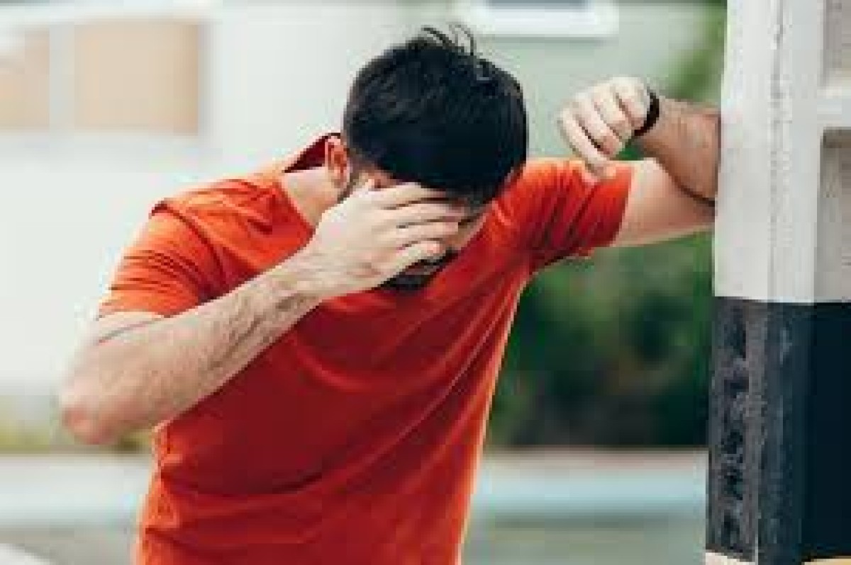 لماذا تشعر بالدوخة عند الوقوف؟.. 5 أسباب تعرف عليها