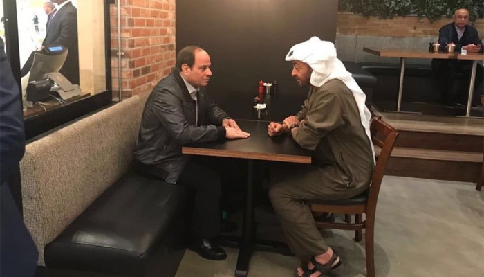 مجلة بريطانية: مصر أم الدنيا أصبحت قلقة من الإمارات وأبو ظبي تعتبر السيسي ناكرًا للجميل