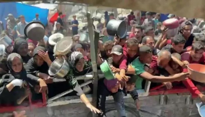 عيد النازحين في مخيمات غزة لا يعرف البسمة.. تقلص المساعدات وندرة الغذاء يدفعان القطاع نحو مأساة إنسانية متفاقمة