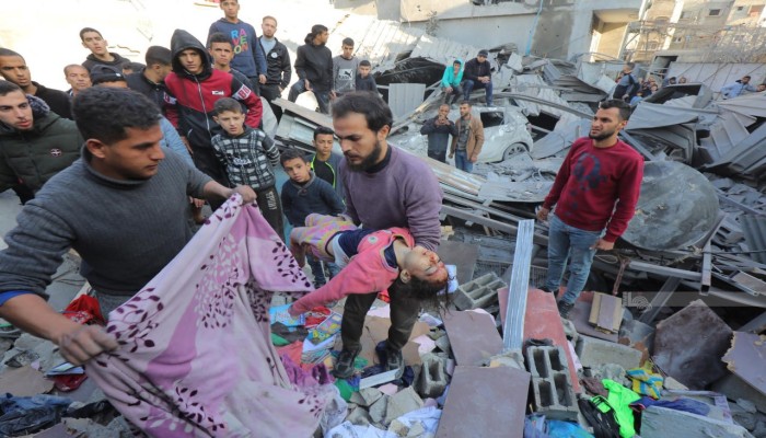 استشهاد 33 فلسطينيًا في غزة بنيران جيش الاحتلال خلال عيد الأضحى وغيرهم تحت الأنقاض