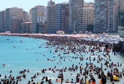 نار الأسعار تشتعل على الشواطئ .. هل أصبح البحر رفاهية بعيدة المنال عن المصريين؟؟