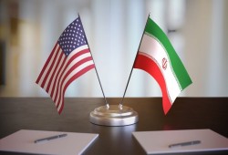 إيران تشترط الإفراج الفروي عن 12 مليار دولار لإتمام الاتفاق مع أمريكا