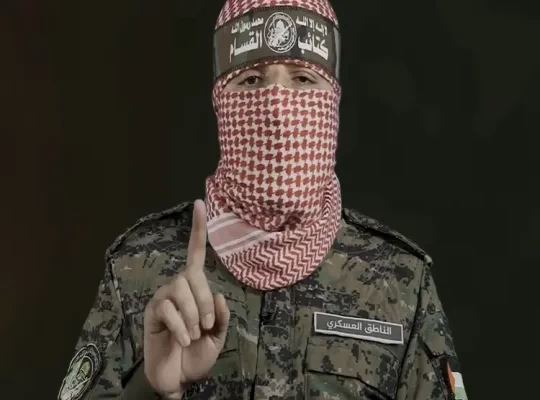 محللون: خطاب أبو عبيدة يؤكد تماسك القسام واستمرار المقاومة رغم الاغتيالات ويحذر الاحتلال من عواقب التملص والانتهاكات