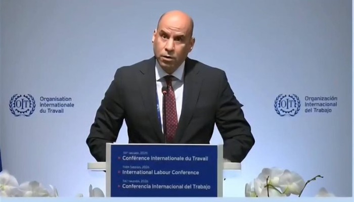 البطالة تهبط إلى 6%.. تصريح لوزير عمل السيسي يثير غضب عمال مصر