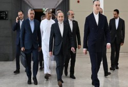 عراقجي: إيران وسلطنة عمان سيتوليان إدارة مضيق هرمز