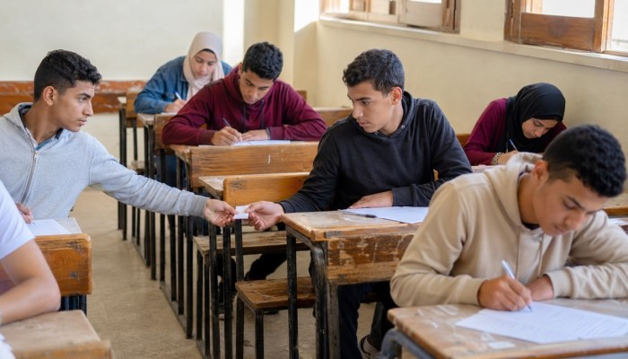 الغش في الامتحانات والوظائف.. خيانة للأمانة وأكل للمال بالباطل