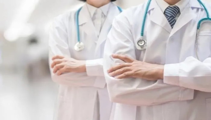 تأخر تكليف خريجي الصيدلة وطب الأسنان والعلاج الطبيعي.. إهدار للكوادر المصرية وإرباك لمستقبل الصحة