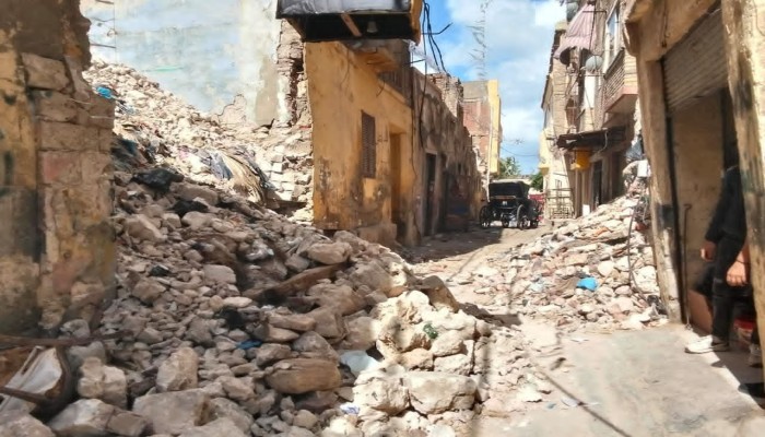 سقوط شرفة التوفيقية يفضح عقارات الإسكندرية.. 7500 مبنى خطر تنتظر كارثة جديدة