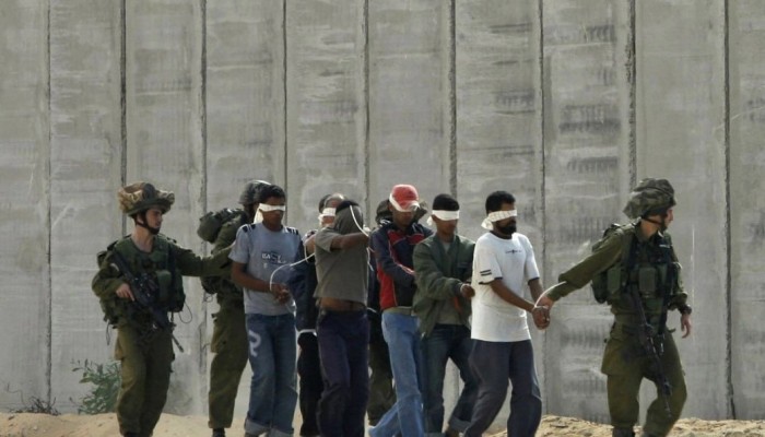شهادات جنود الاحتلال تفضح أوامر قتل المدنيين واستخدام الأسرى دروعًا بشرية في غزة