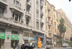 الإيجارات التجارية تشعل أسعار السلع.. فوضى بالسوق والمالك وحده هو المتحكم في غياب تام للدولة