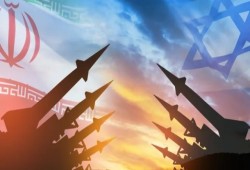 تصعيد إسرائيلي إيراني يهدد المفاوضات.. والمنطقة على حافة مواجهة أوسع