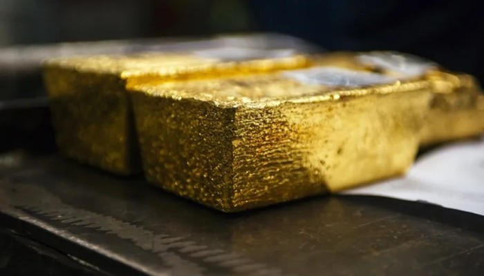 ذهب الإمارات يثير تساؤلات حول غسيل أموال بمصر.. 2.2 مليار دولار خرجت في 90 يوما وطرود تعود من الباب نفسه
