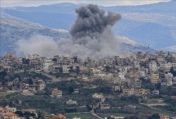 الاحتلال يوسع ضرباته لإجبار سكان جنوب لبنان على الإخلاء وحزب الله يرد وعون يفتح معركة السلاح
