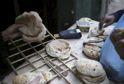 مدى مصر || الحكومة تتجه لدمج دعم الخبز في منظومة الدعم النقدي واستبعاد ملايين المستفيدين