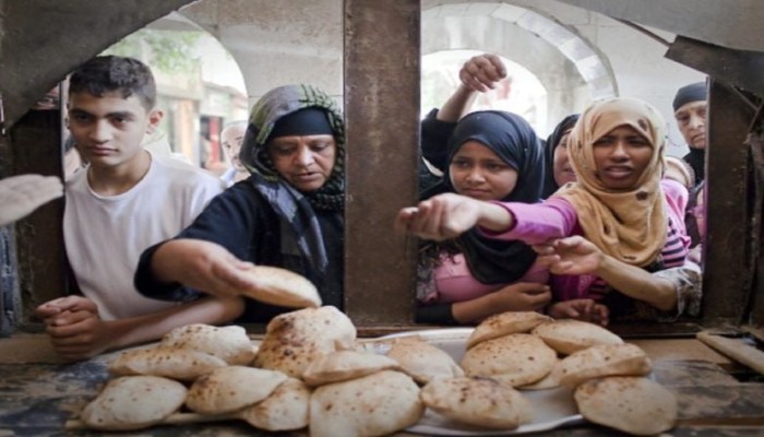 الدعم النقدي يهدد رغيف الفقراء.. وزير تموين الانقلاب: عملية غربلة بطاقات التموين مستمرة