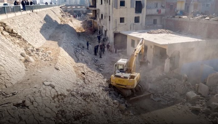 نزع الملكية يطارد المصريين.. 546 ألف مواطن خسروا بيوتًا وأراضي لصالح الطرق والمدن الجديدة