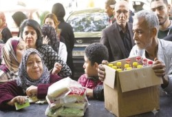 مدبولي يمهد لتفكيك التموين.. رغيف الخبز أول ضحايا الدعم النقدي
