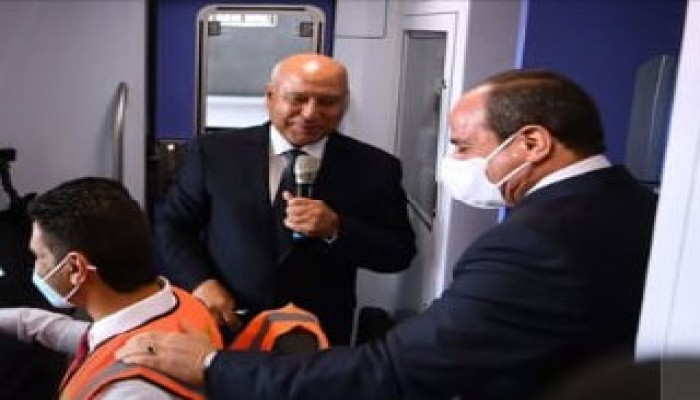 رغم عدم جدوى الخط الأول.. السيسي ووزيره يقترضان 4 مليارات يورو لإنشاء الخط الثاني من المونوريل
