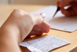 من لغز المفرش إلى شاومينج.. وزارة التعليم تفشل في محاصرة الغش بأول إمتحانات الثانوية العامة