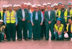 القطاع العام  المصري ينكمش 30%.. دولة تهدم المصانع وتبني مدناً للأغنياء