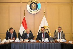 رغم التداعيات السلبية اقتصاديًا.. البصمة المائية تتحول من اداة ترشيد للمياه إلى حصار جديد للصناعة والغذاء